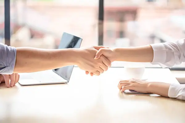 情侣毕业怎么生活的